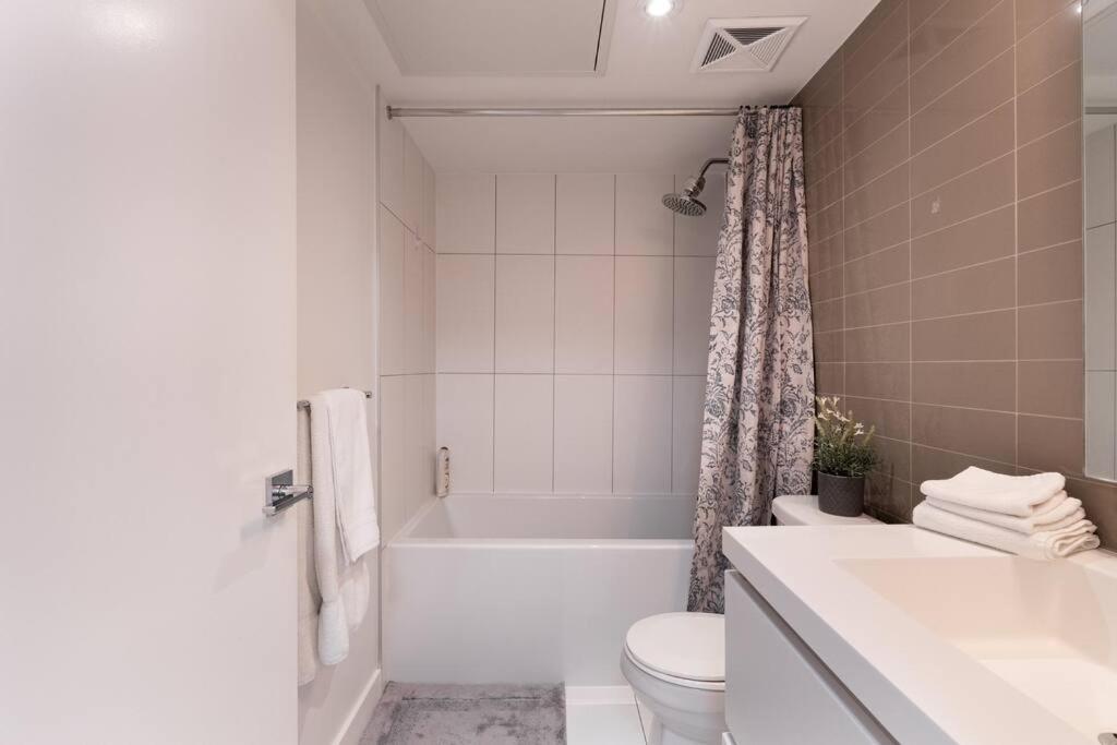 Luxe 2 Bed Suite Downtown Toronto Near Waterfront Exterior foto